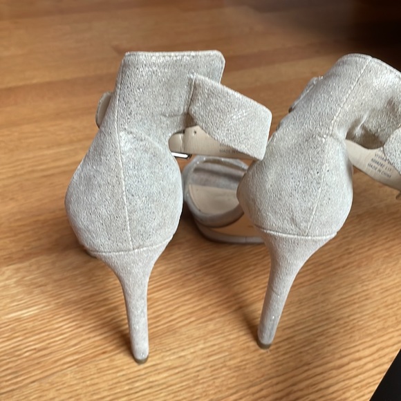 Calvin Klein Platform Silver Vivian Sandals - 8M - Picture 4 of 4